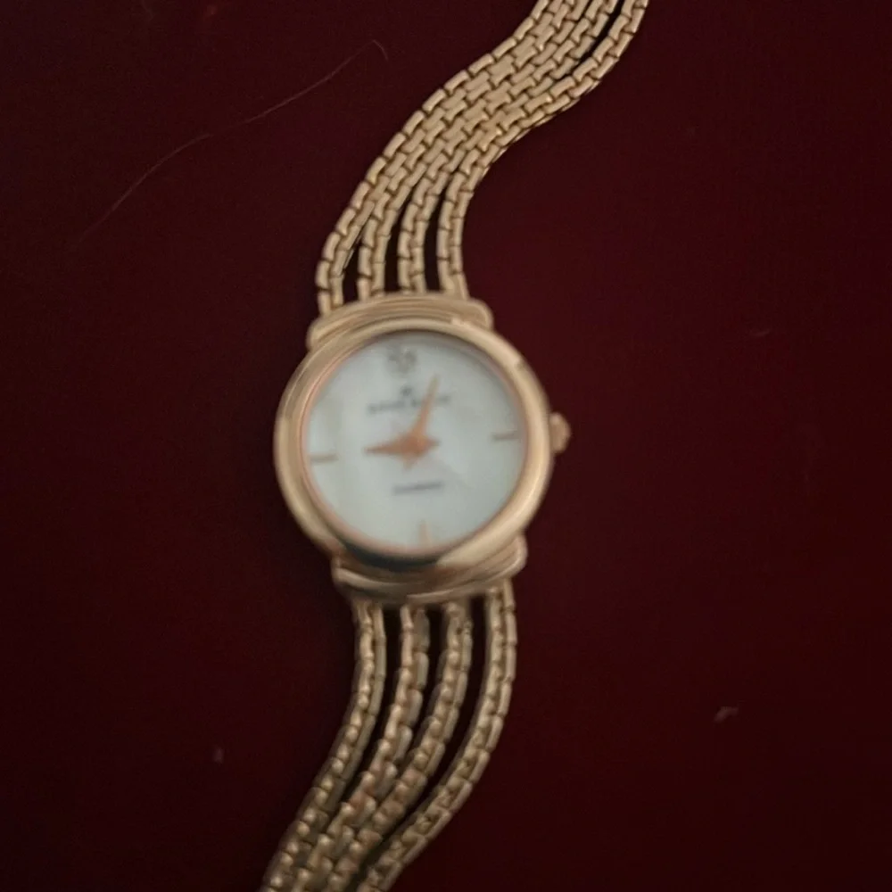 Lovely Vintage MOP Anne Klein Diamond Gold Watch
